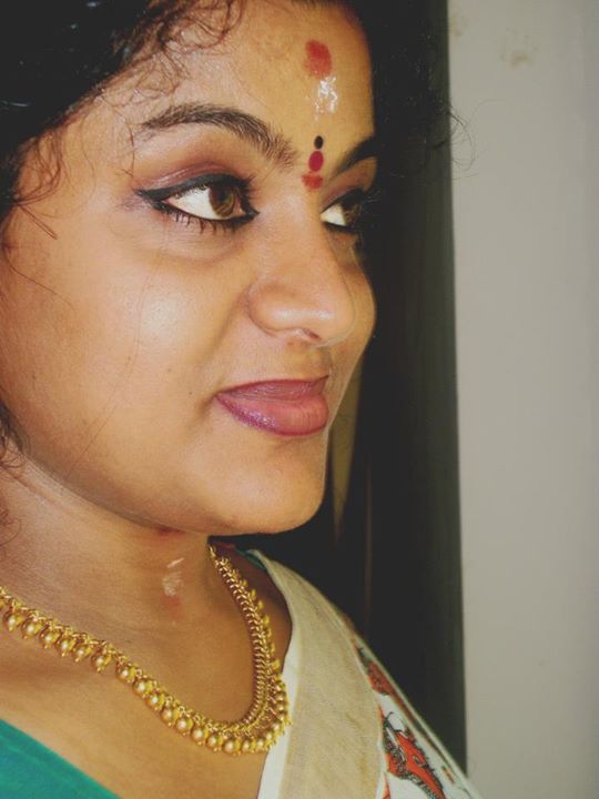 Malayalam Serial Actress Cleavage Pics